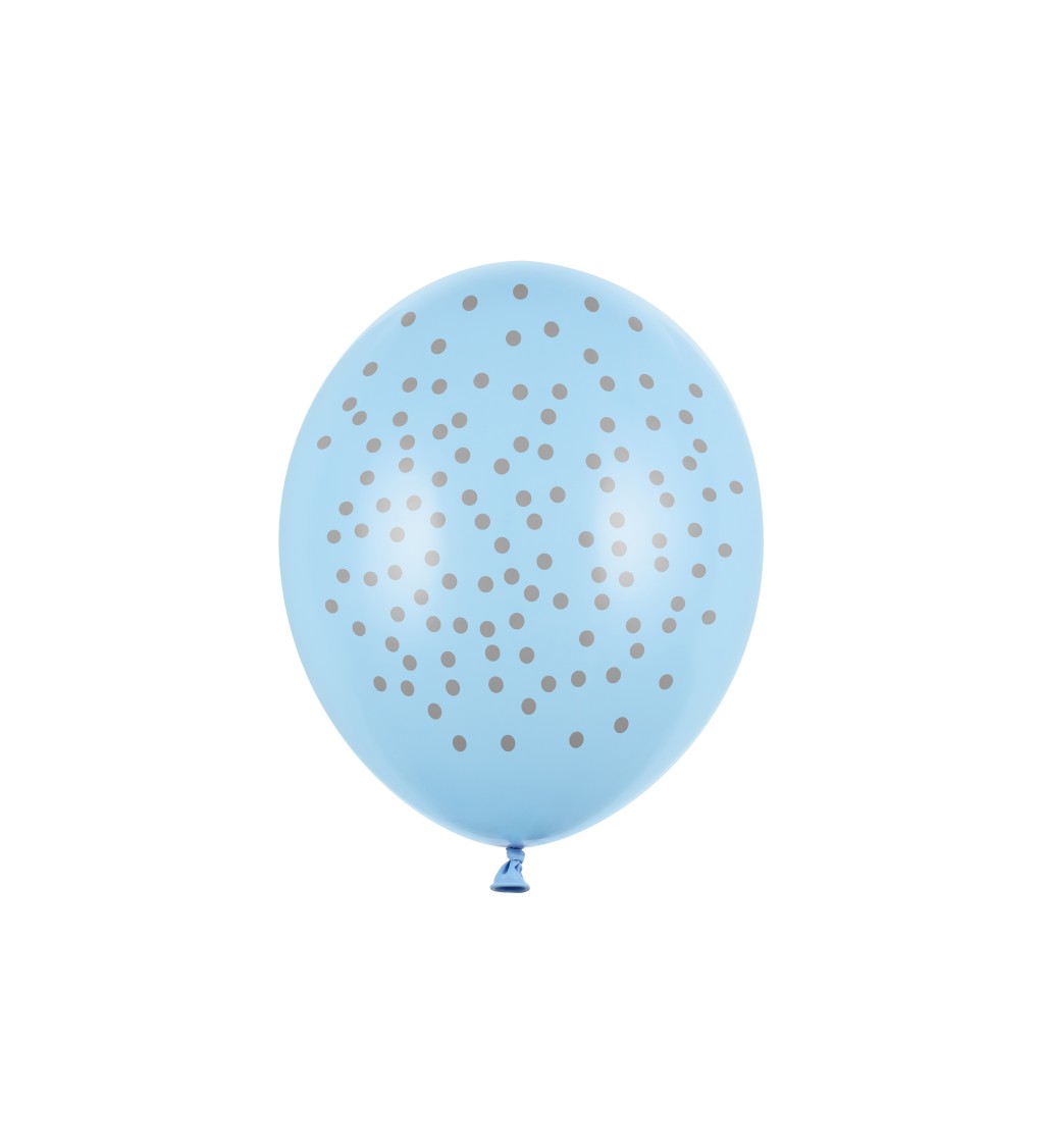 Světle modré balónky se stříbrnými puntíky