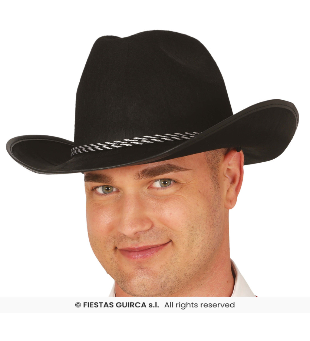 Černý plstěný kovbojský klobouk