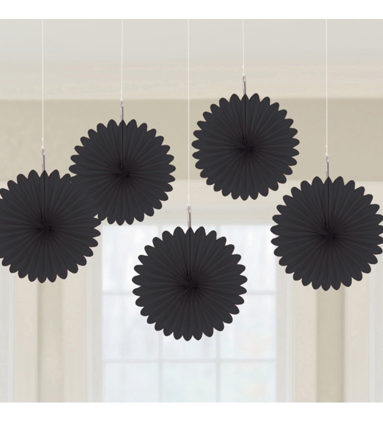 Černé rozetky - papírová dekorace