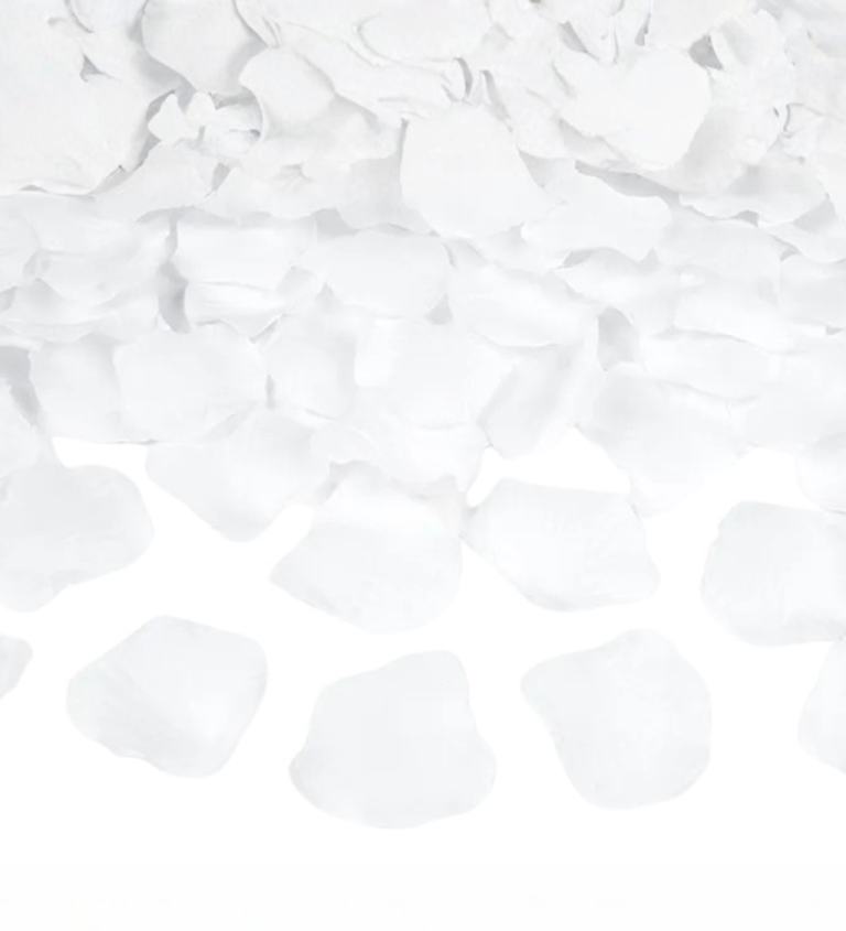 Okvětní lístky růží - bílé